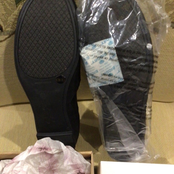 Jessica Simpson "Neverly" Black MicroSuede - 8.5M - Picture 4 of 5